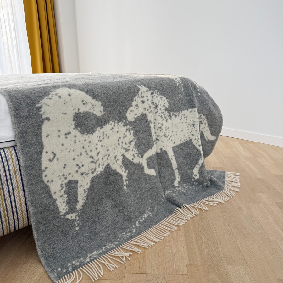Vilnonis pledas SNOW HORSES