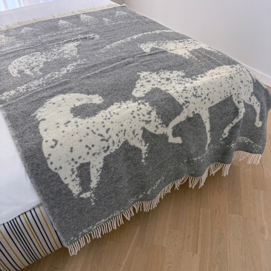 Vilnonis pledas SNOW HORSES