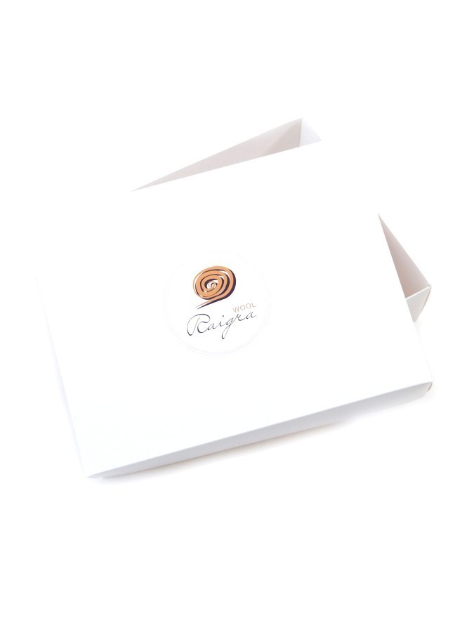 Merino vilnos pledas KIŠKUTIS (išsiuvinėsime vardą) Merino vilnos pledas KIŠKUTIS (išsiuvinėsime vardą)